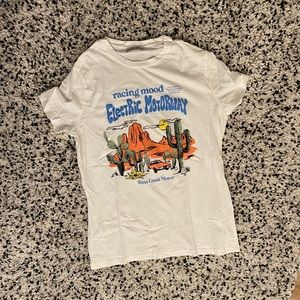 *PULL AND BEAR* white graphic t-shirt. Never worn before.